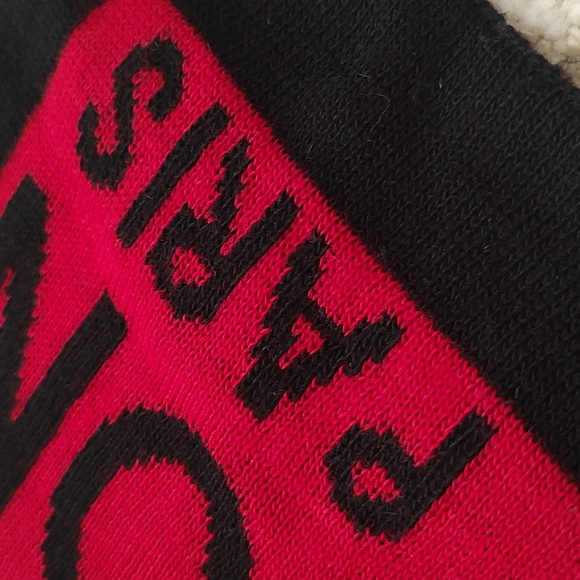 LV Black and Red Louis Vuitton knit scarf - Picture 5 of 7